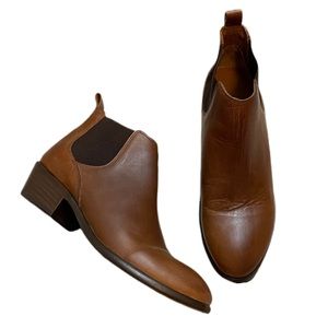 Frye Carson Chelsea Boot